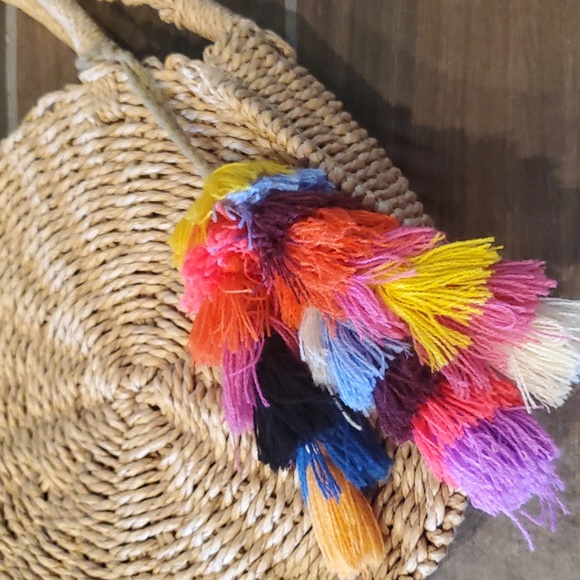 NWT Round Circle Straw Purse with Shoulder Strap - Picture 3 of 8